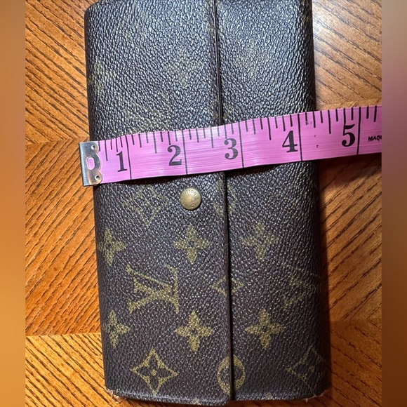 AUTHENTIC LOUIS VUITTON MONOGRAM
SARAH WALLET MI0955 - Picture 4 of 13